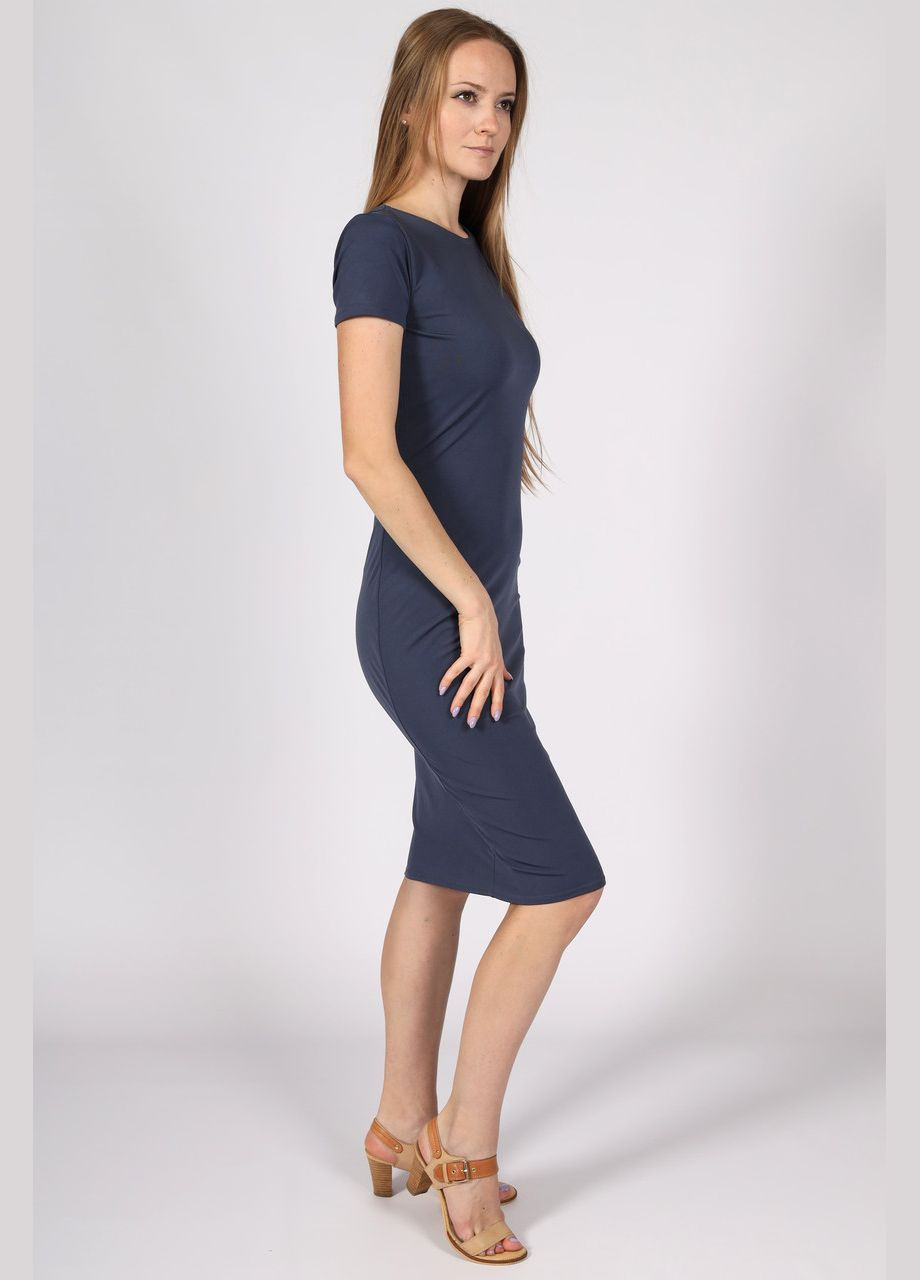 Темно-серое деловое женское трикотажное платье-футляр по колено, с короткими рукавами, обтягивающее по фигуре. футляр No Brand однотонное