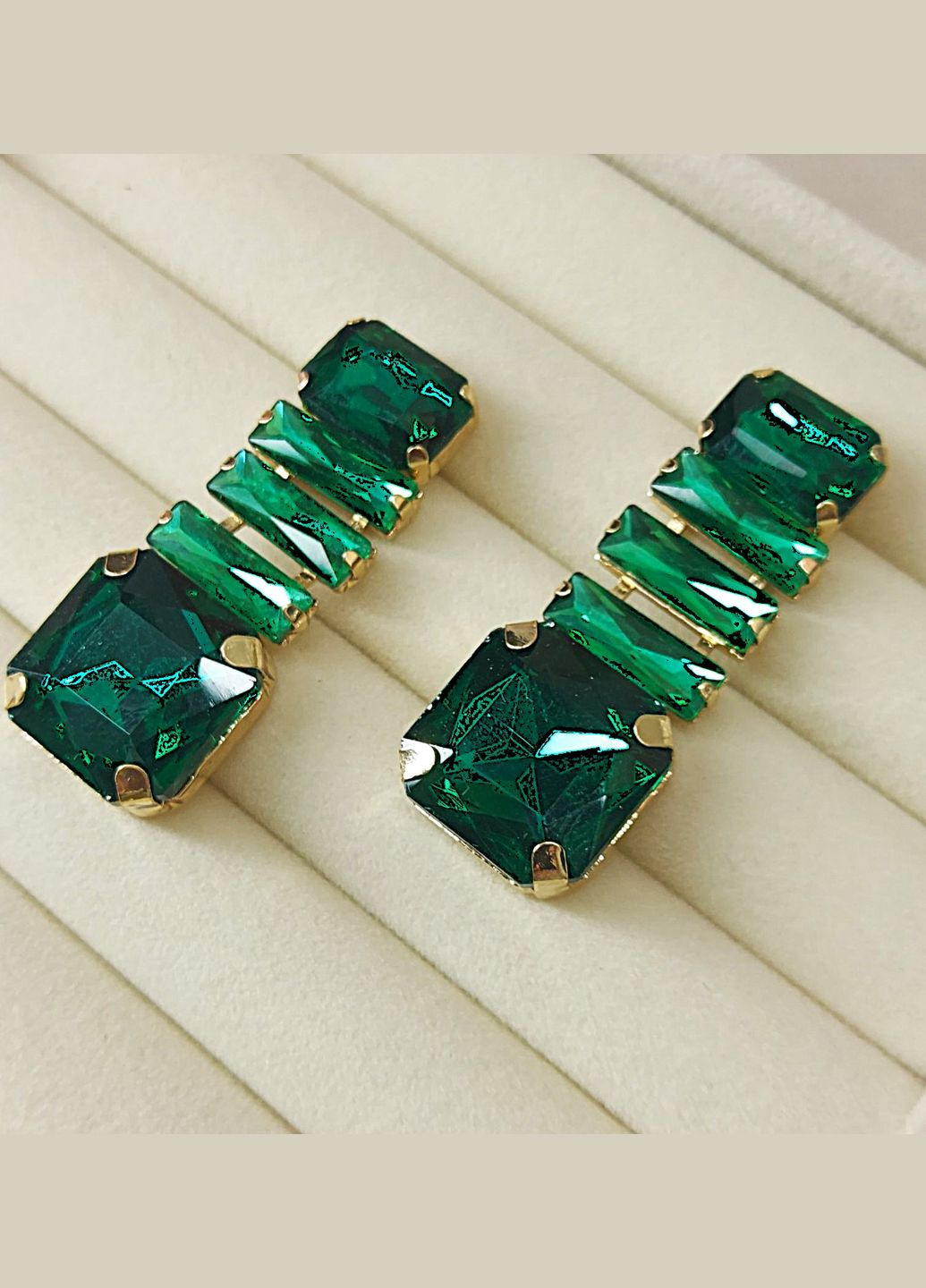 Сережки вечерние Большие зеленые камни No Brand (327419568)