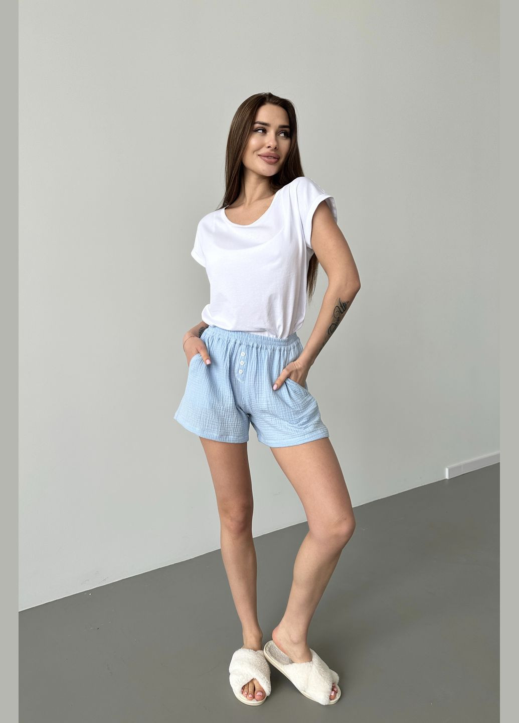 Голубая всесезон пижамный комплект женский футболка белая и шорты муслиновые футболка + шорты German Volf