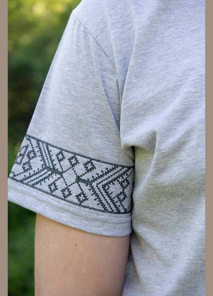 Серая мужская футболка с вышивкой трезуб серая меланж V&V хлопок (334102900)