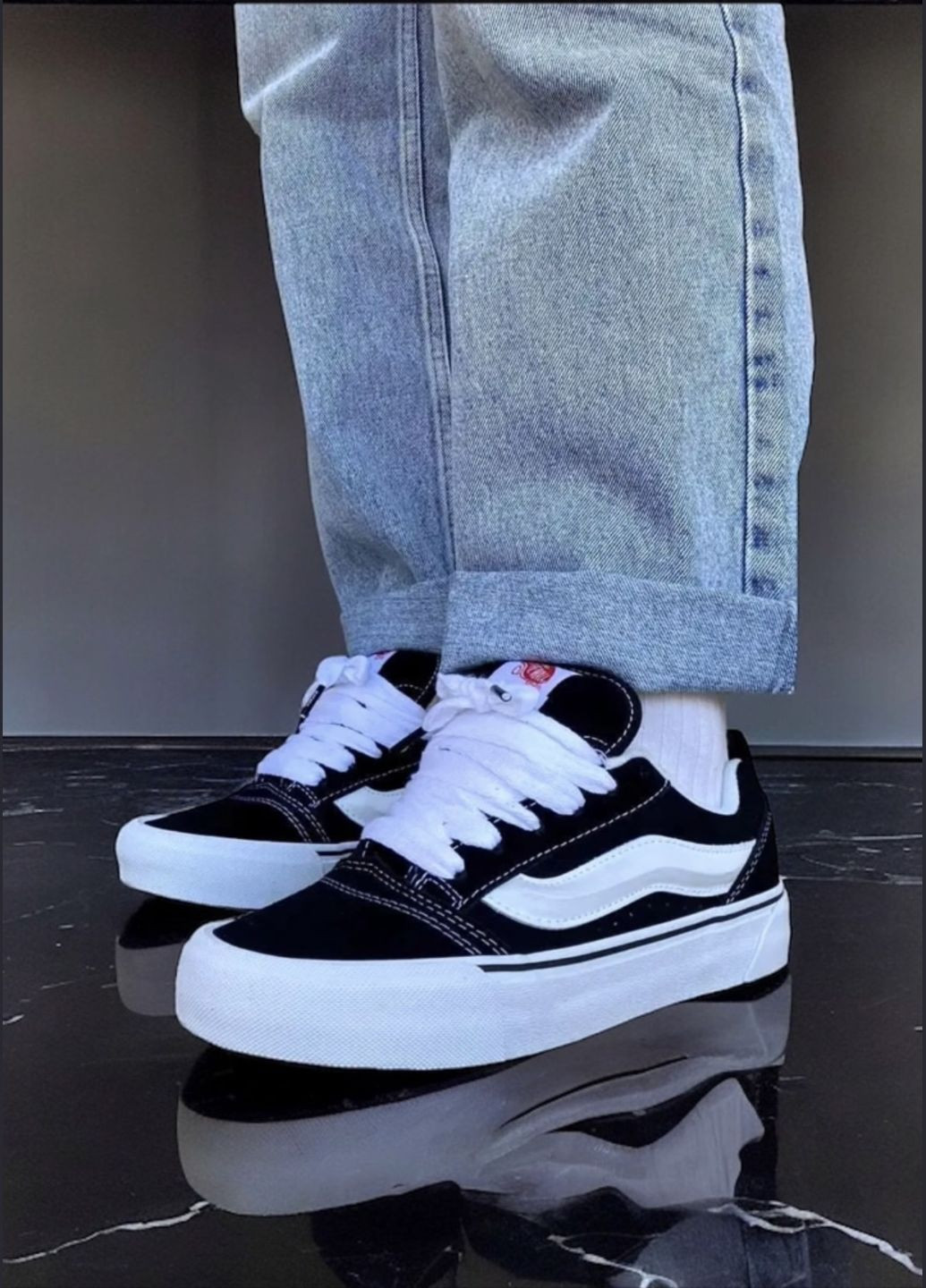 Черно-белые кроссовки No Brand