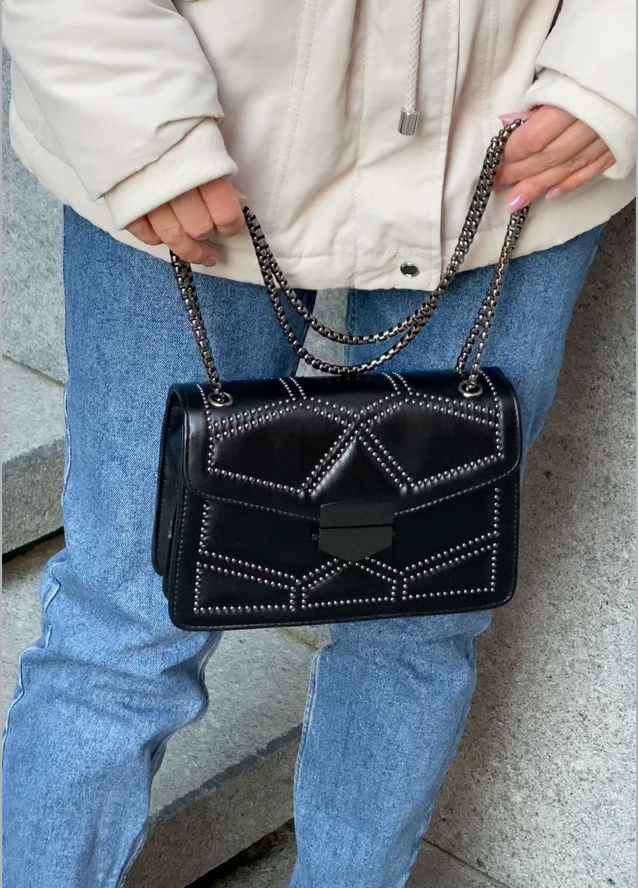 Женская сумка кросс-боди на толстой цепочке с заклепками на три отдела черная No Brand (286335593)