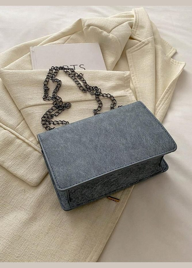 Жіноча класична сумка 10368 на ланцюжку блакитна No Brand (306709625)