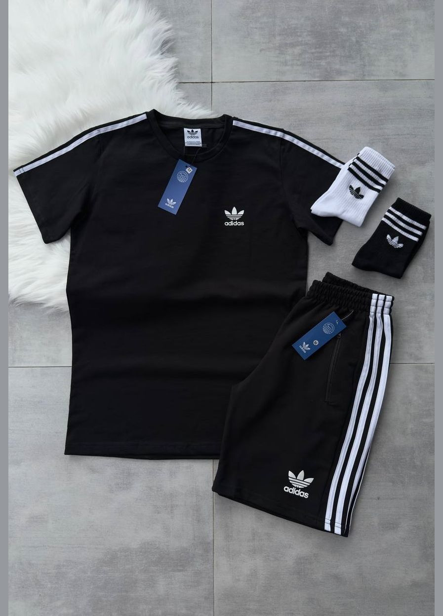 Черная 4 в 1 футболка+шорты+2 пары носков No Brand