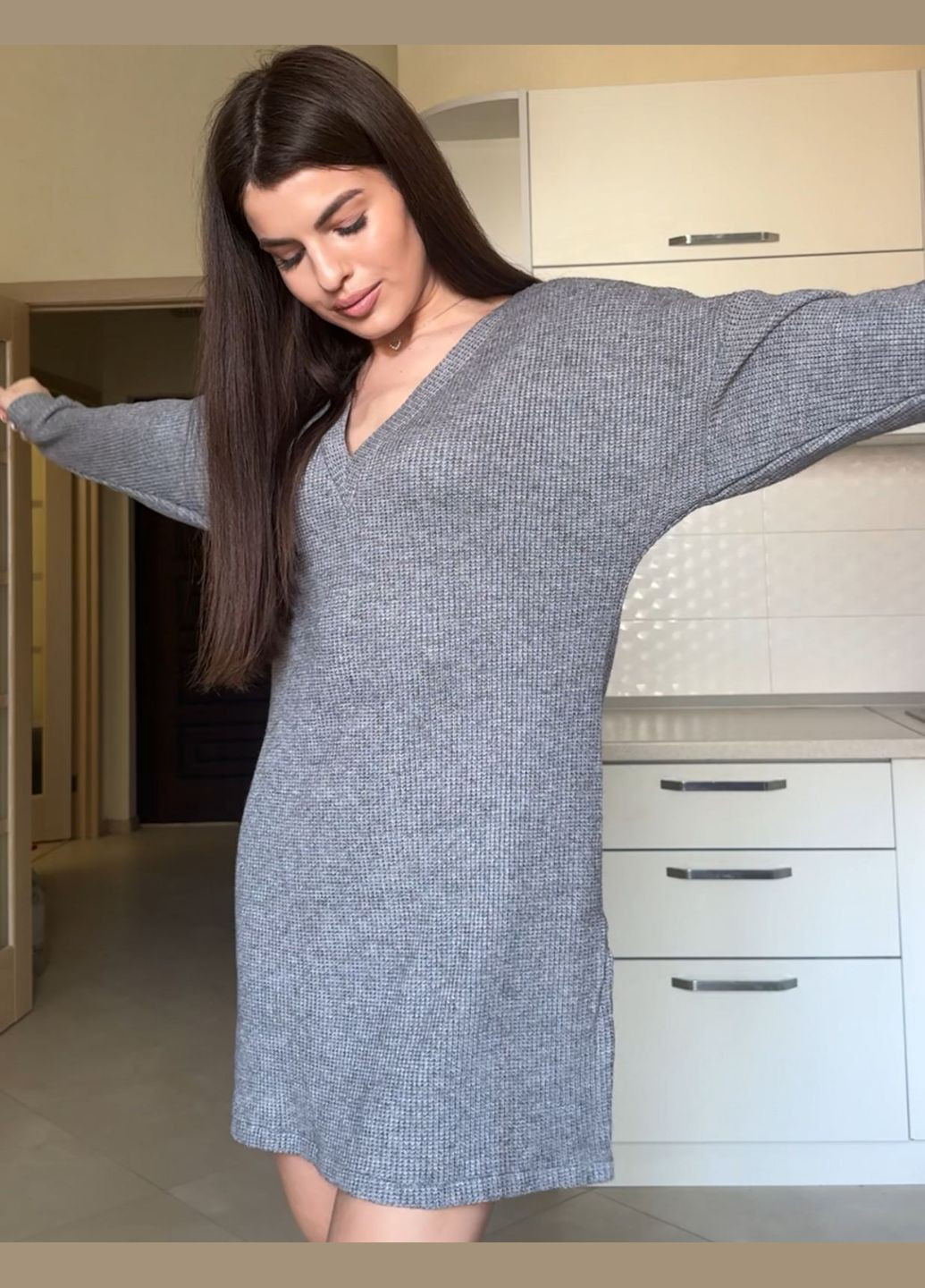 Тепла зручна жіноча туніка з Vвирізом сіра You Best (302437682)