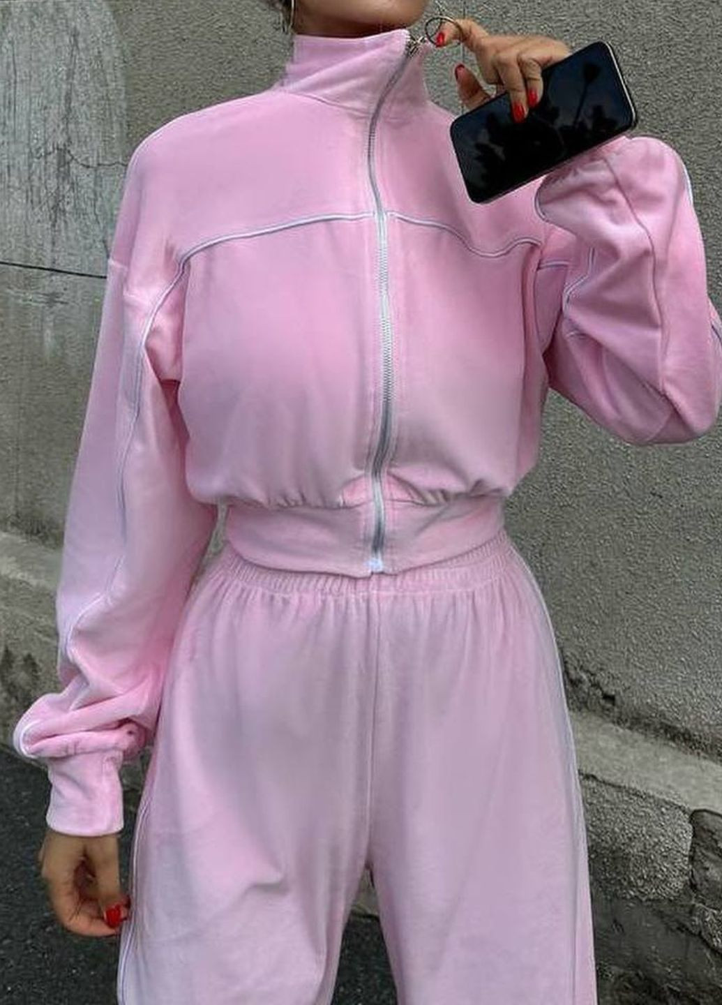 Велюровий повсякденний оверсайз костюм двійка декорований кантом: кофта на блискавці + штани Tik-Tak (341735888)