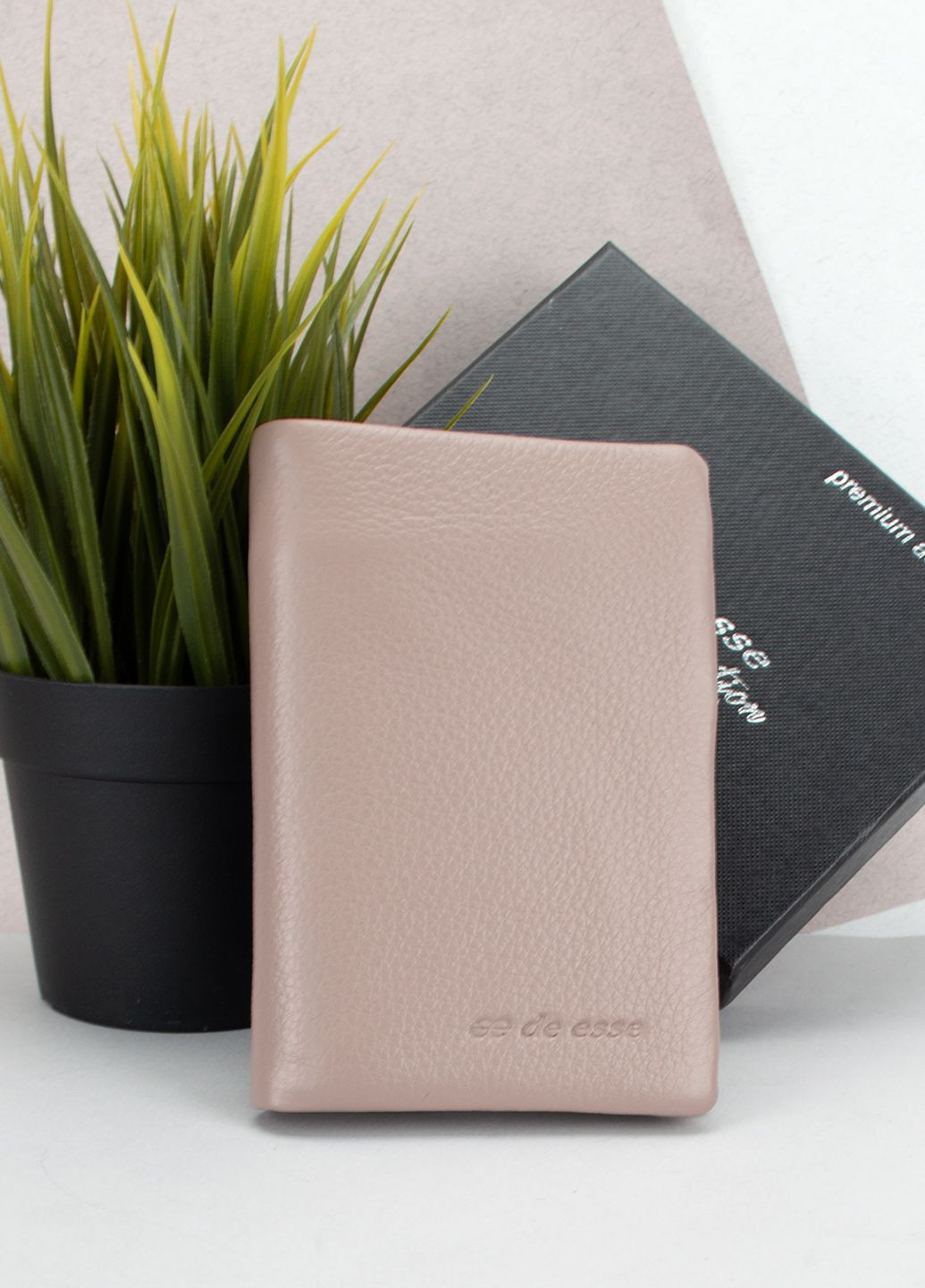 Гаманець жіночий шкіряний LC14288-GD25 маленький на магніті пудровий De Esse (295365753)