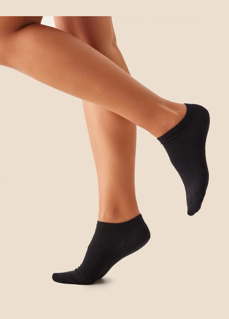 Чорні жіночі короткі шкарпетки Gabriella однотонні (332608797)