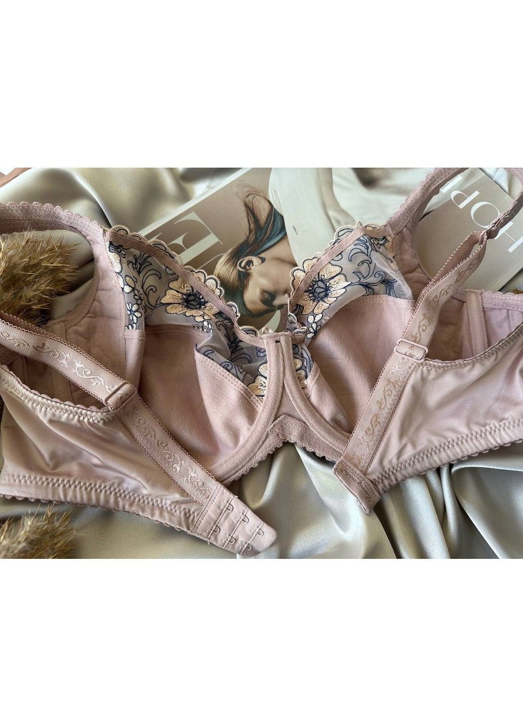 Пудровый бюстгальтер большого размера без поролона пудра Lanny Mode