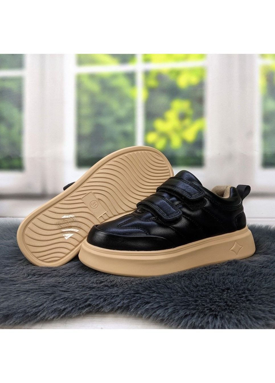 Чорні осінні кросівки дитячі для дівчинки на липучках Jong Golf