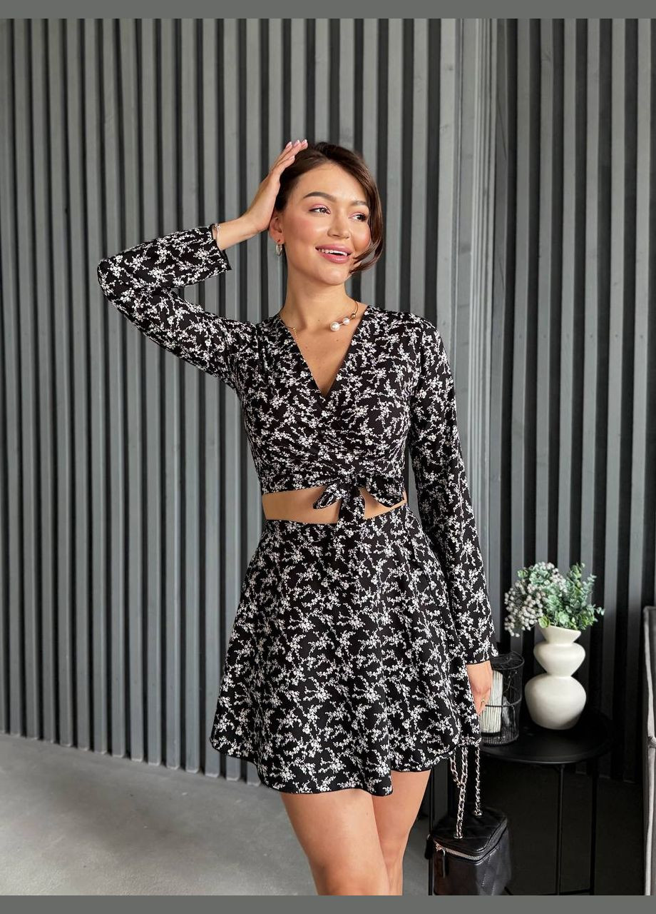 Жіночий костюм двійка: укорочена кофта та спідниця в квітковому принті MonCher (334256859)