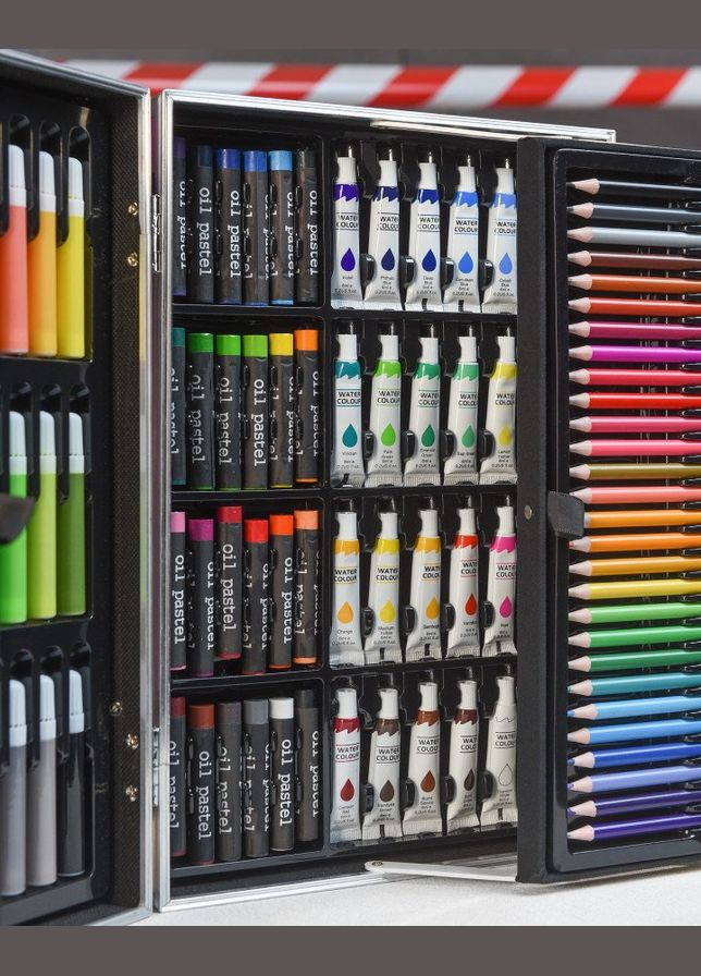 Детский набор для рисования 145 предметов в чемоданчике No Brand (314745176)