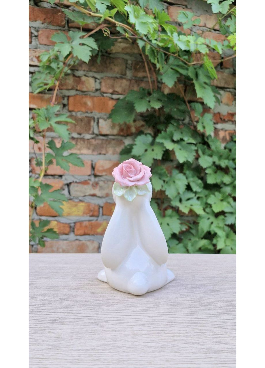 Декоративная керамическая статуэтка Зайчик Гармоника с цветком No Brand (362669748)