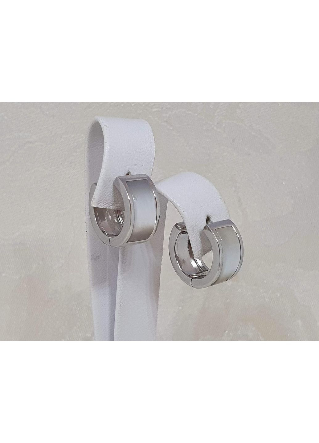 Серебряные серьги с перламутром. 1156512 Аметист-В (362355149)