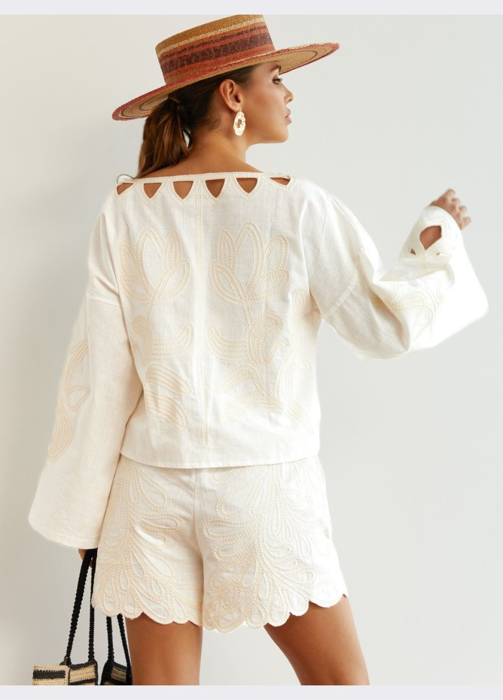 костюм молочного цвета с вышивкой Dressa (330528392)