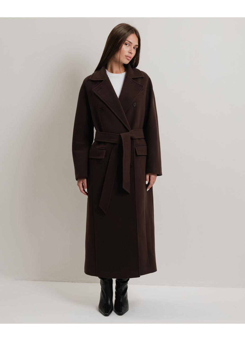 Коричневое Пальто женское коричневое Fine Line