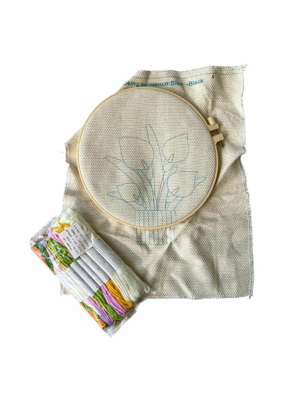 Набір для вишивання з п’яльцями — білі кали у вазі No Brand (364502564)