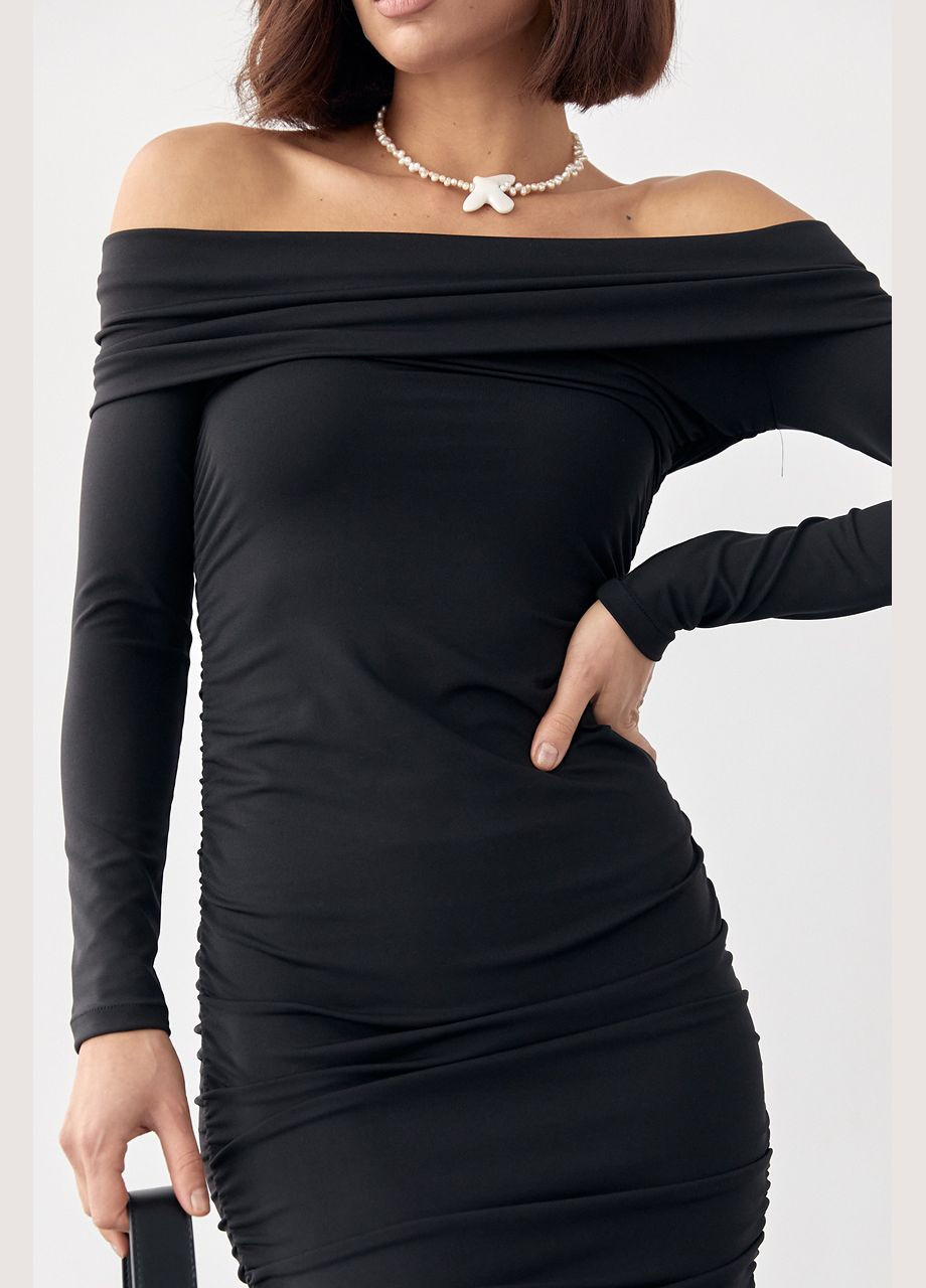 Чорна вечірня силуетна сукня з драпіруванням і відкритими плечима 00102 Lurex однотонна