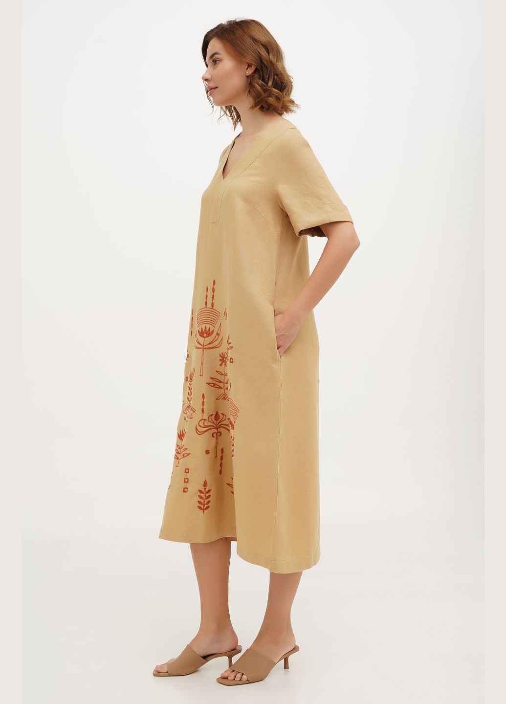 Бежева вільна міді сукня з м'якого льону з рослинною вишивкою аметист., р., код 0444/54/369 ГАЛЕРЕЯ ЛЬОНУ