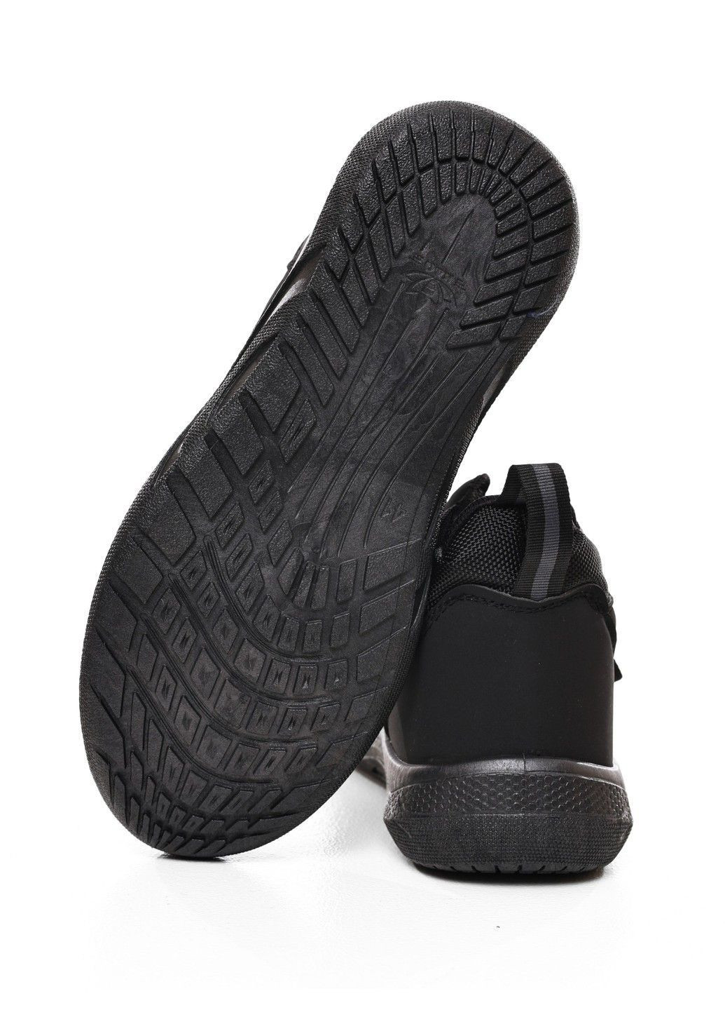 Чорні кросівки чоловічі K&G