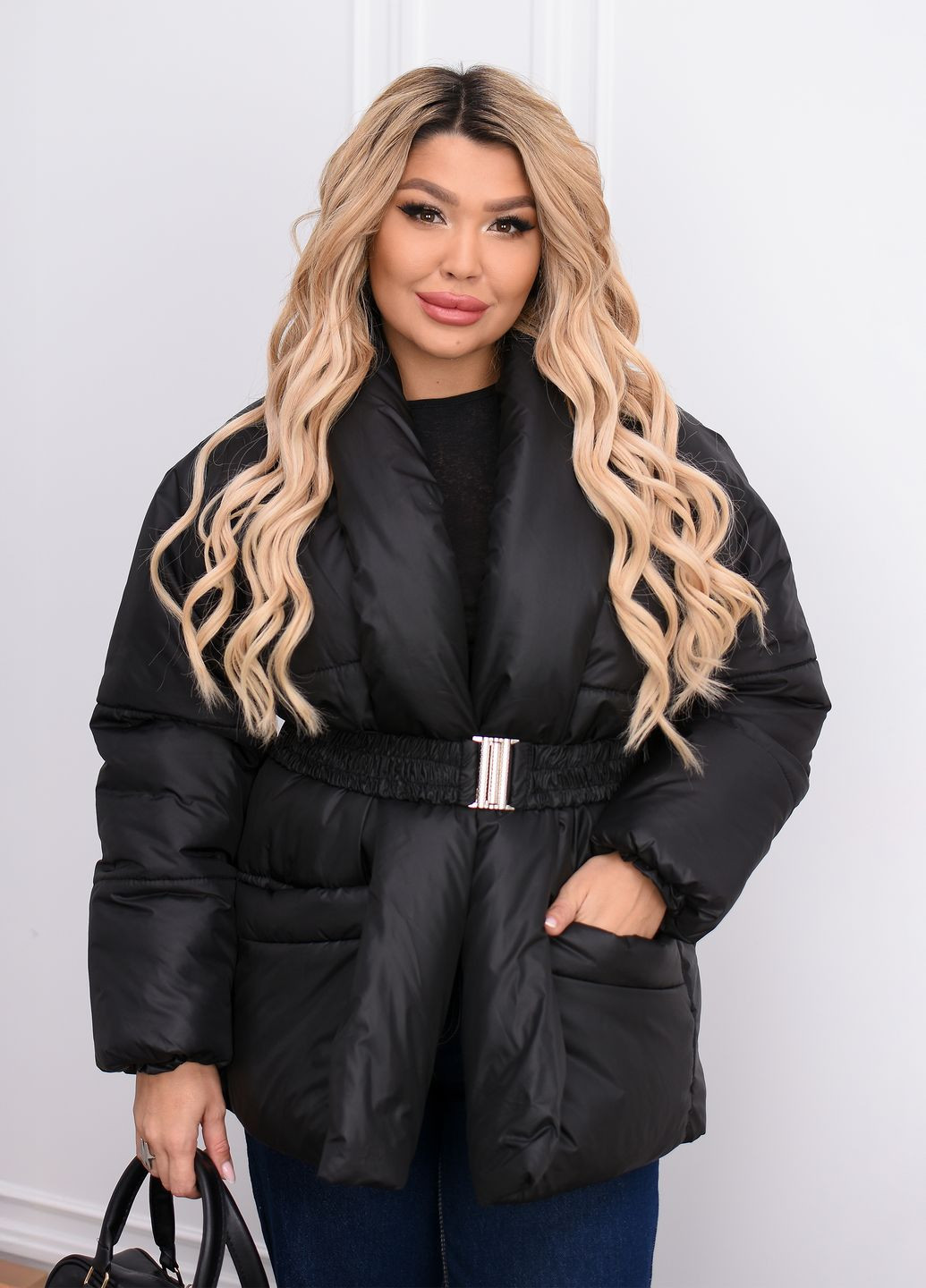 Чорна зимня куртка жіноча на запах з поясом без капюшона No Brand