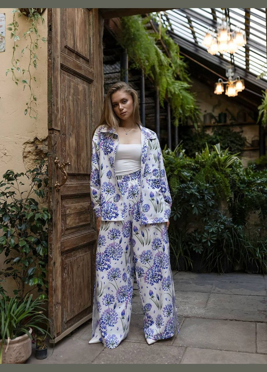 Легкий костюм із приємної до тіла тканини у літньому принті білий з фіолетовим. No Brand 233-1 (341328458)