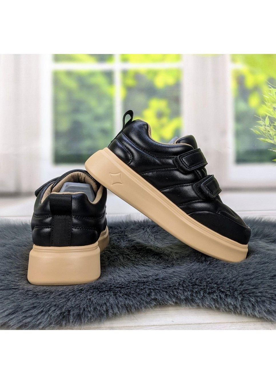 Чорні осінні кросівки дитячі для дівчинки на липучках Jong Golf