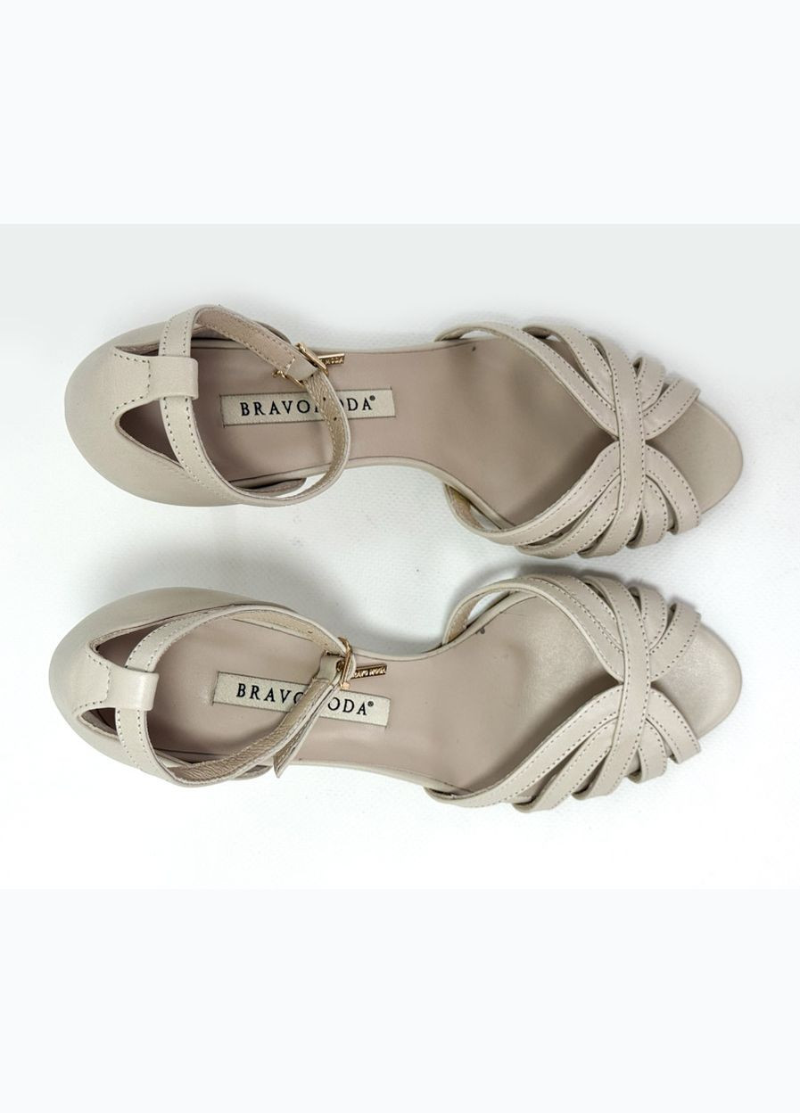 Бежевые босоножки 0251 mustang размер Bravo Moda