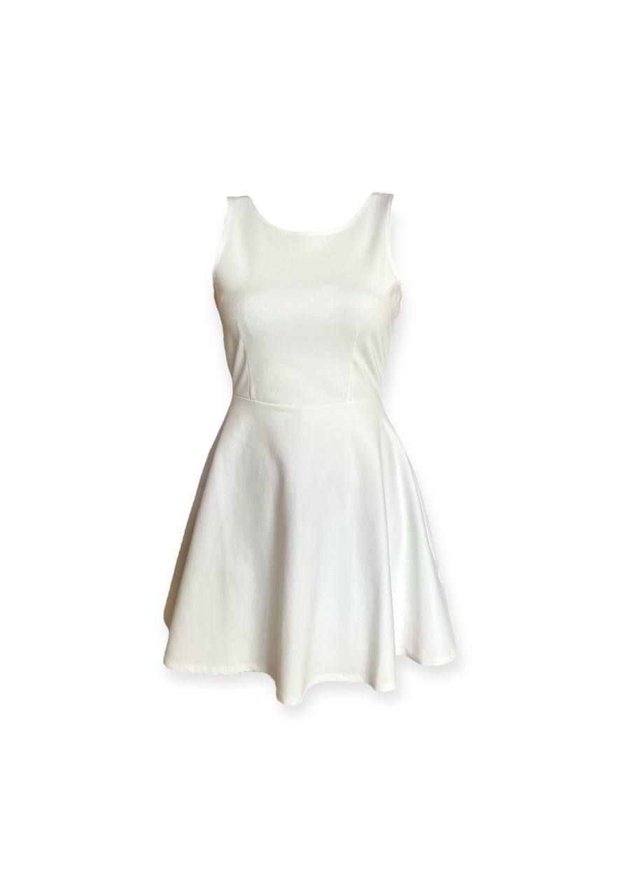 Белое повседневный платье черный Silvian Heach однотонное