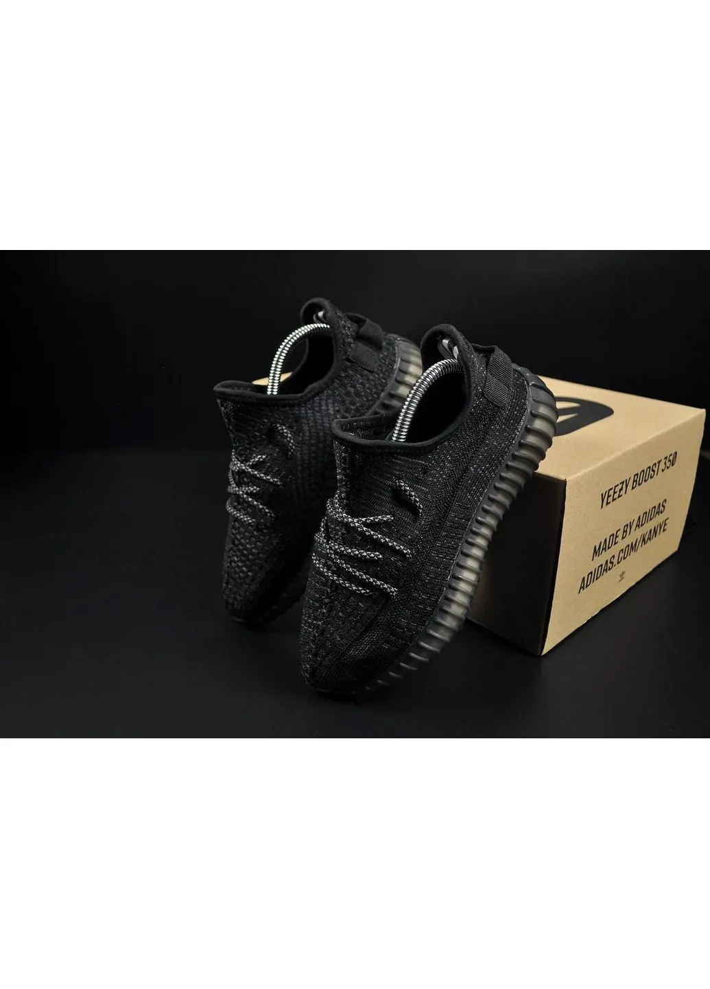 Кросівки Жіночі Yeezy Boost 350 v2 No Brand чорні демісезони (379009780)