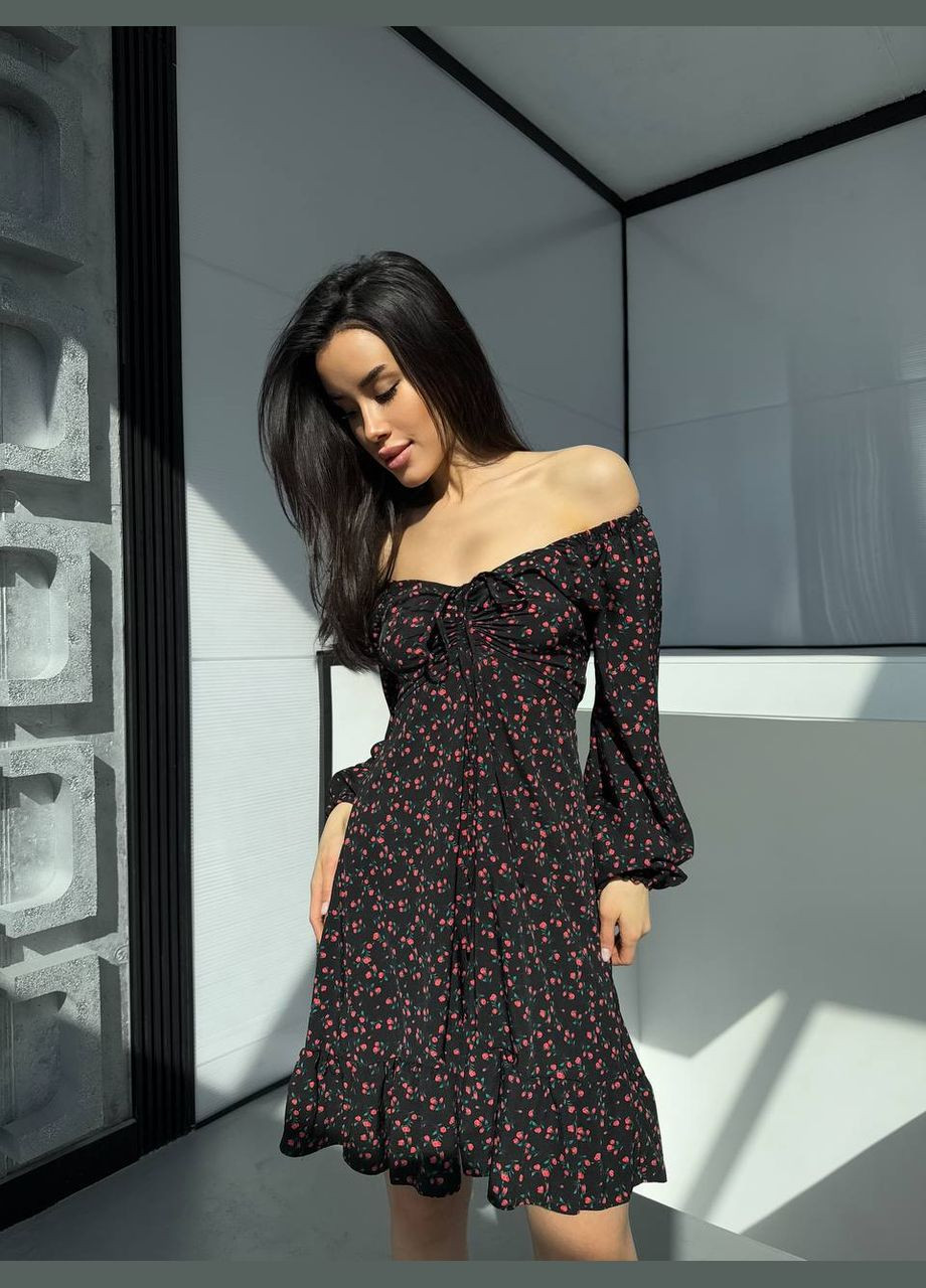 Черное легкое платье мини на завязках в цветок черного цвета 32539 клеш Fashion с цветочным принтом