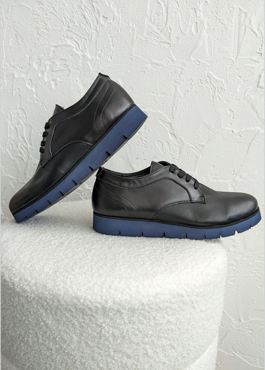 InFashion Стильные кожаные туфли на шнуровке на низком ходу для женщин оксфорды черный з натуральная кожа, украина — демисезон (322105649)