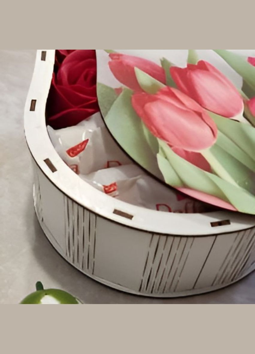 Подарунковий міні боксик із Raffaello і троянд для дівчини (ar3) No Brand (315888831)