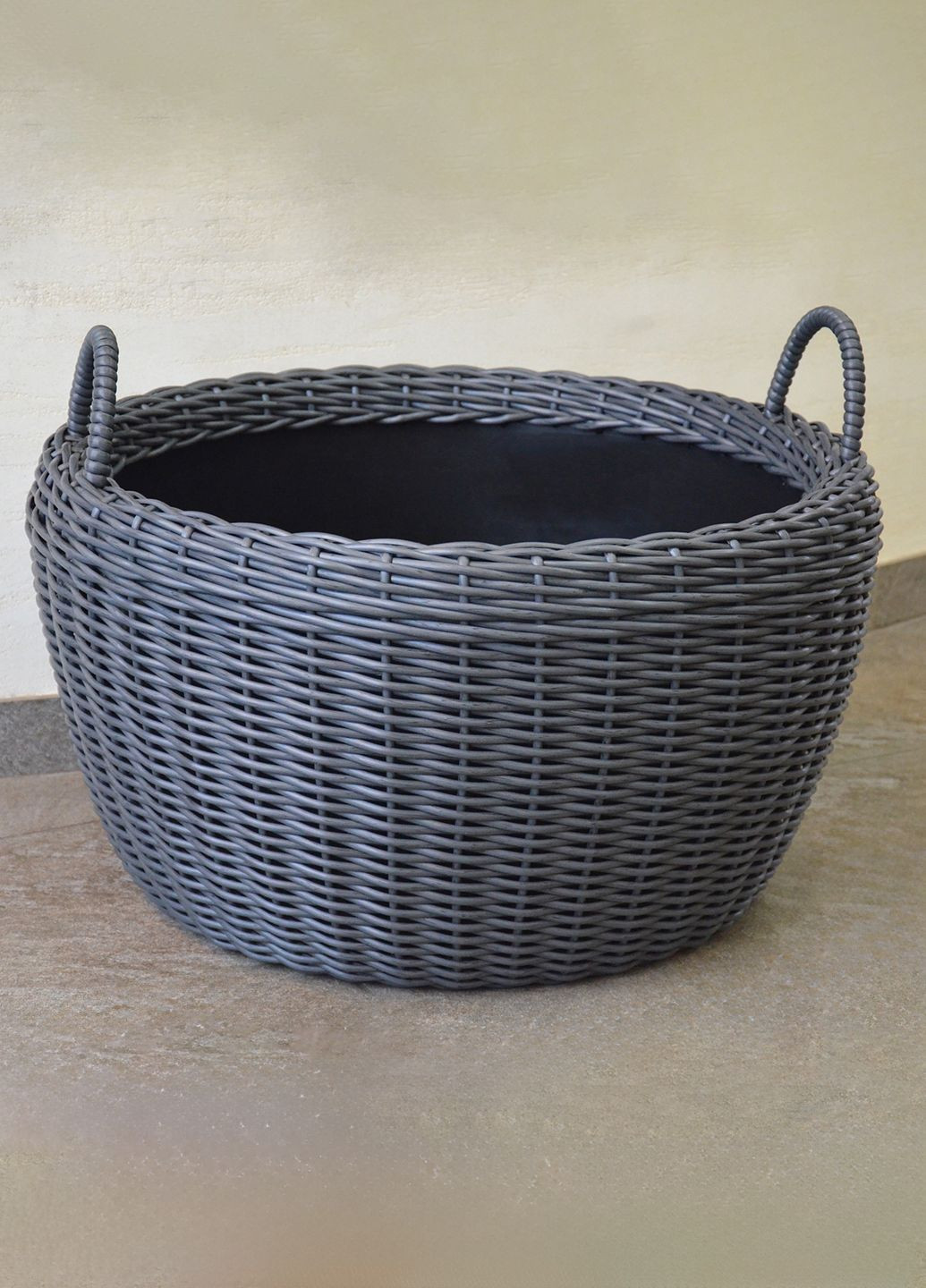 Кошик для дров плетений (дровниця) з штучного ротанга ручної роботи. Колір Графіт. 45 літрів Handmade (327878848)