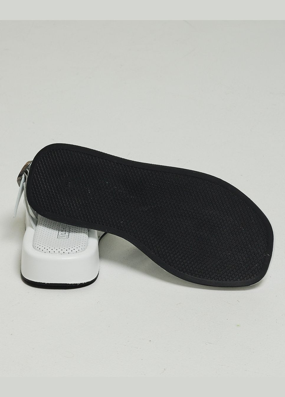 Шльопанці закриті білі шкіра Phany (292755576)