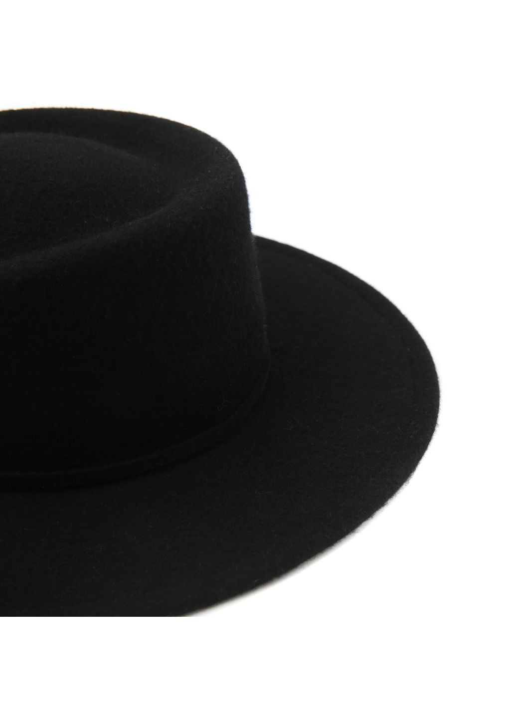Шляпа канотье женская с серебряной цепочкой и фигурным верхом фетр черная LuckyLOOK 943-040 (289478315)