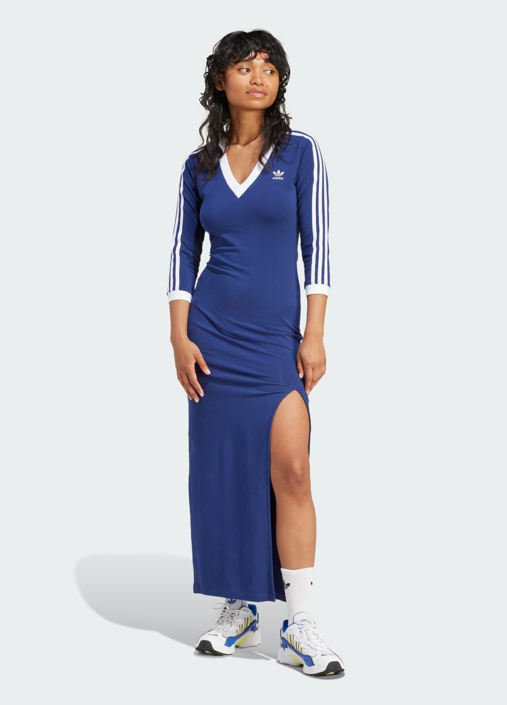 Синее спортивное платье adicolor classics 3-stripes adidas с логотипом
