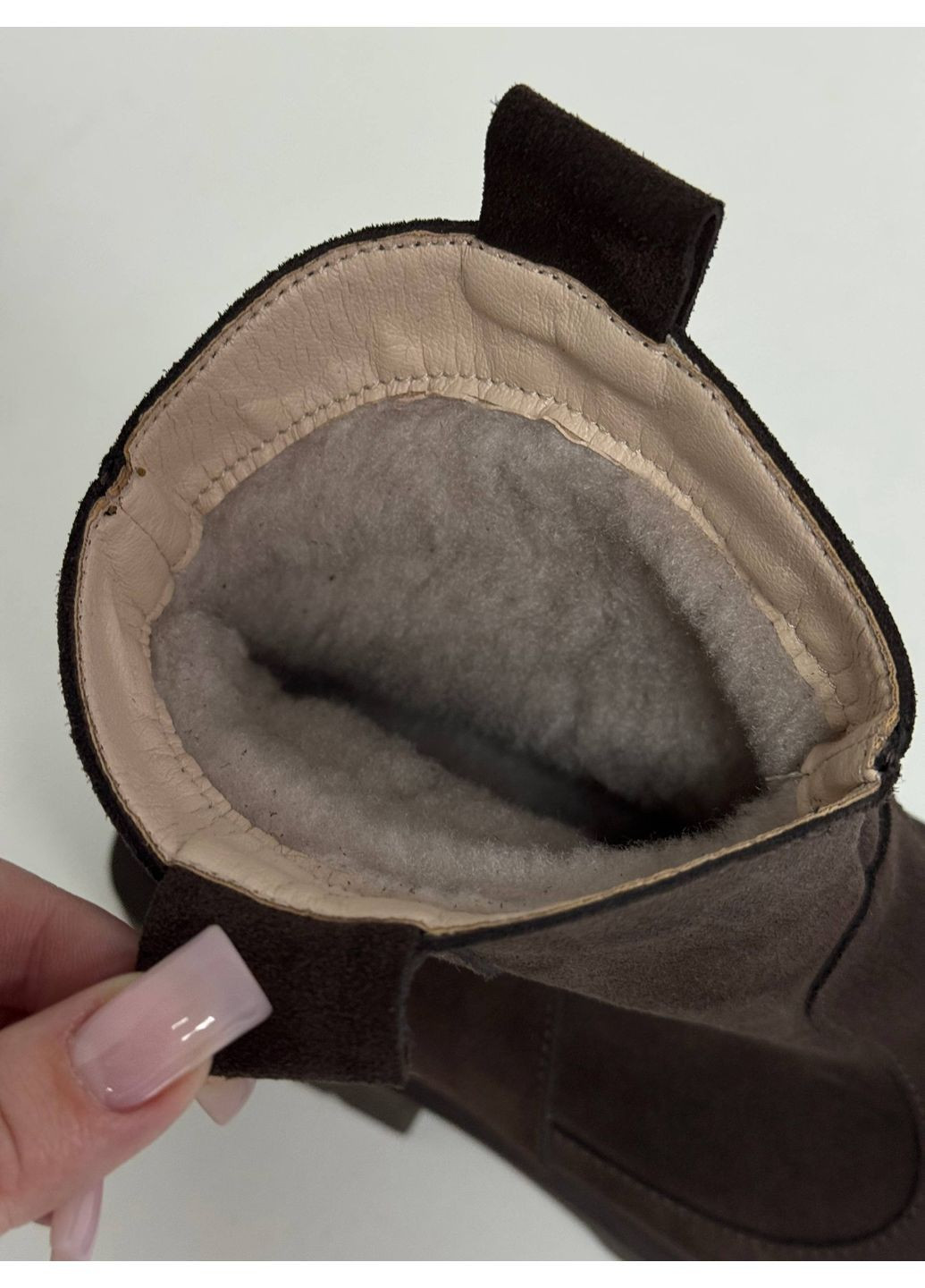 Зимние стильные женские ботинки казаки No Brand без декора из натуральной замши