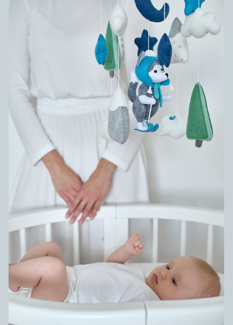 Дитячий музичний мобіль на ліжечко для немовлят WooolyWool «Вовчик на лижак» з 35 мелодіями No Brand (342758016)