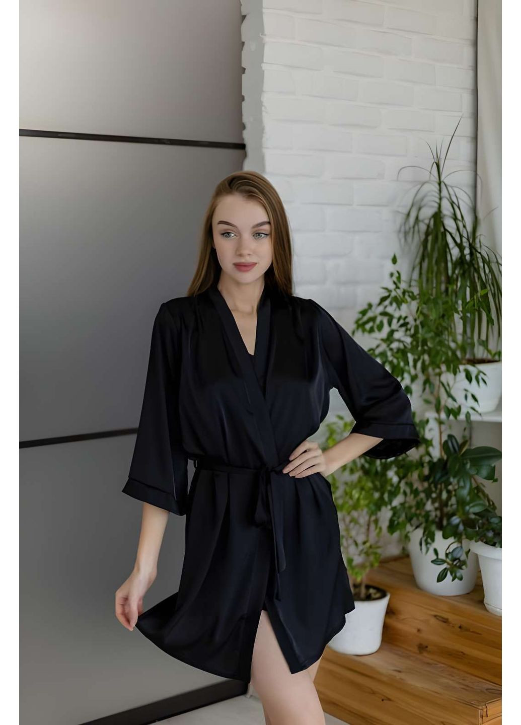 Жіночий зелений шовковий короткий халат, халатик шовк смарагдовий Україна (371372774)