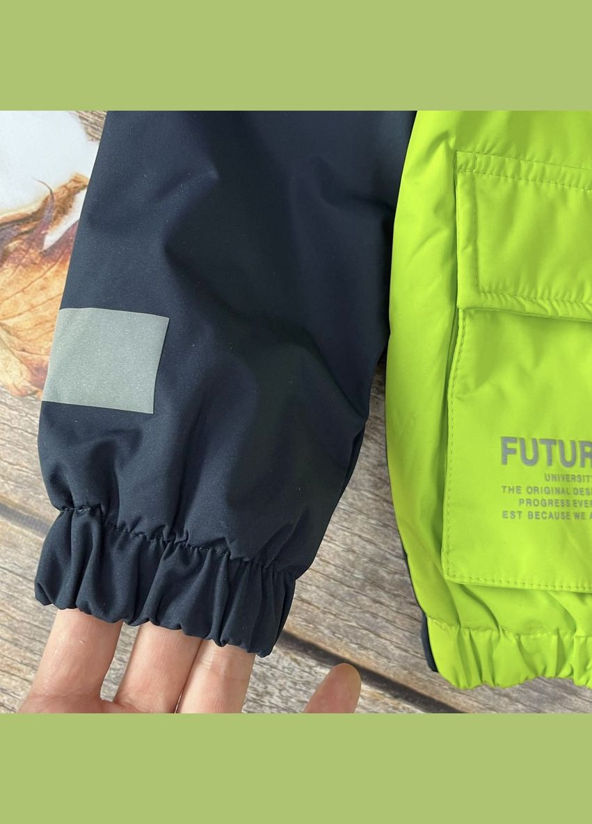 Салатовая куртка-ветровка F&D