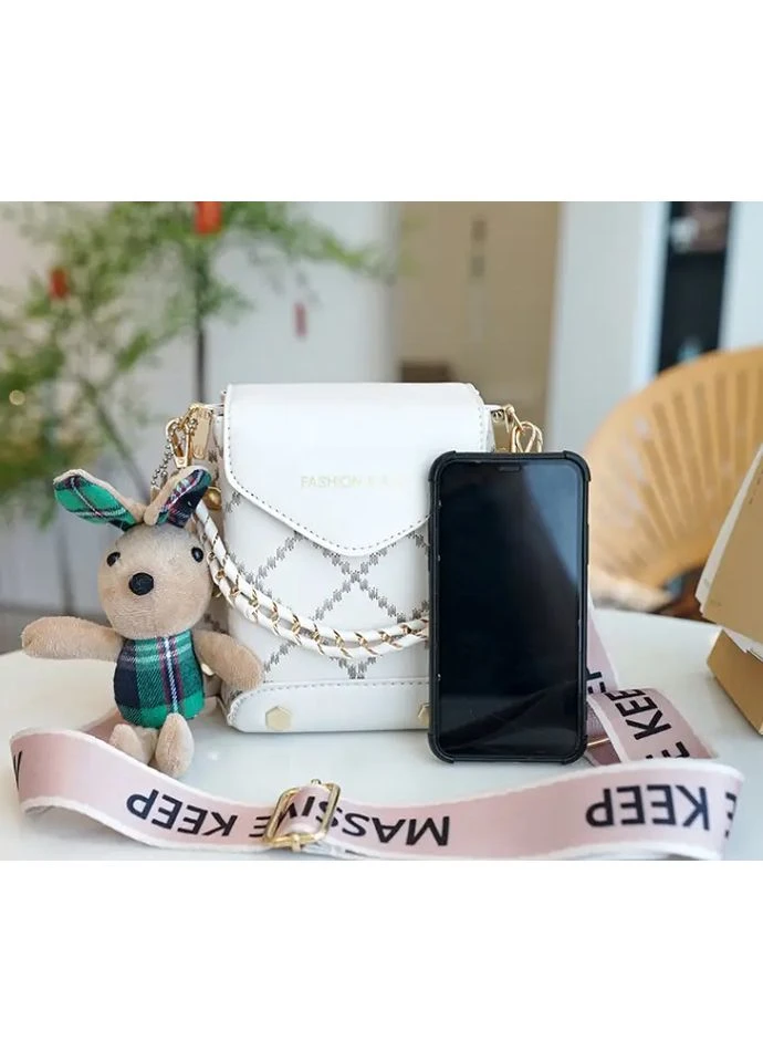 Сумка для дівчинки через плече маленька модна з іграшкою Біла No Brand (397085925)