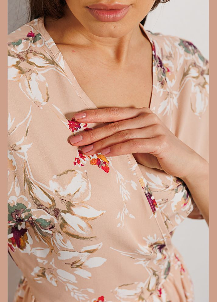 Рожева літня сукня на запах світло-бежева з квітковим візерунком Arjen