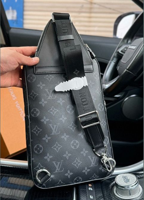 Чоловіча нагрудна сумка Louis Vuitton чорна No Brand (305849046)