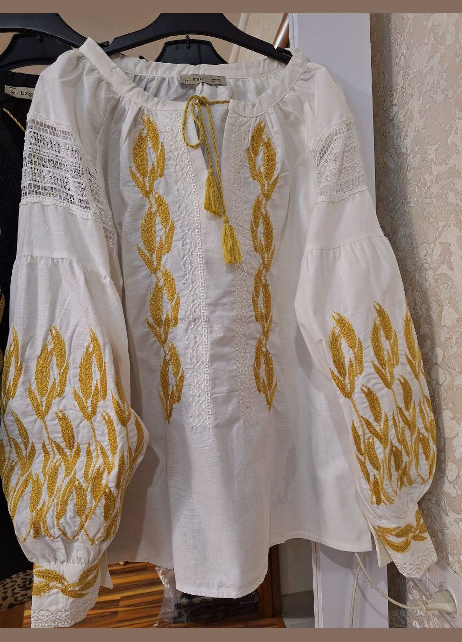 Белая женская вышитая рубашка с колосьями и кружевом. ESQ (324560169)