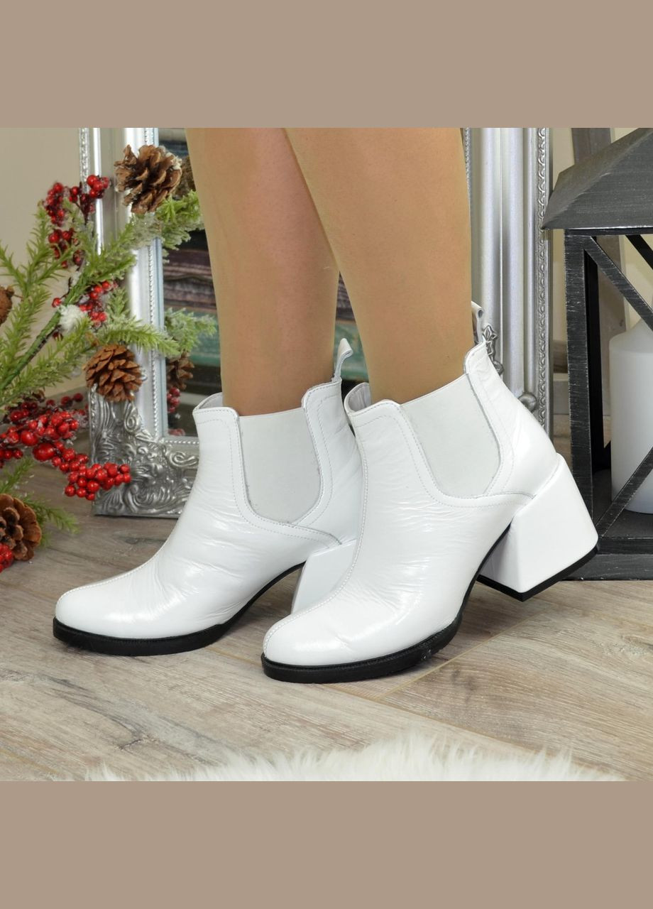 Черевики челсі жіночі лакові на стійкому підборі. Колір білий. 37 розмір Vasha para (304773174)