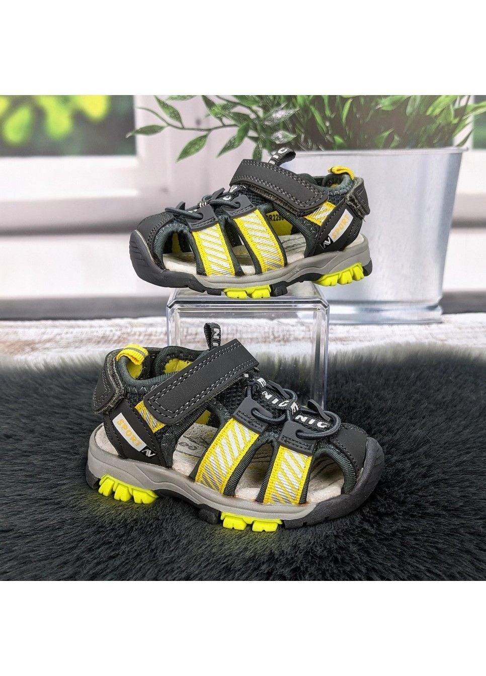 Серые повседневные босоножки детские сандалии для мальчика Kimboo на липучке