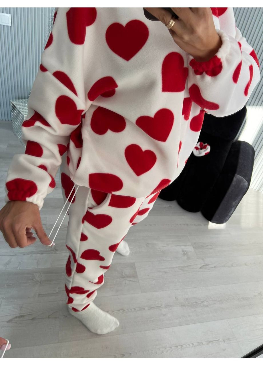 Белая очень теплая пижамка/ домашний костюм женский в сердечках No Brand