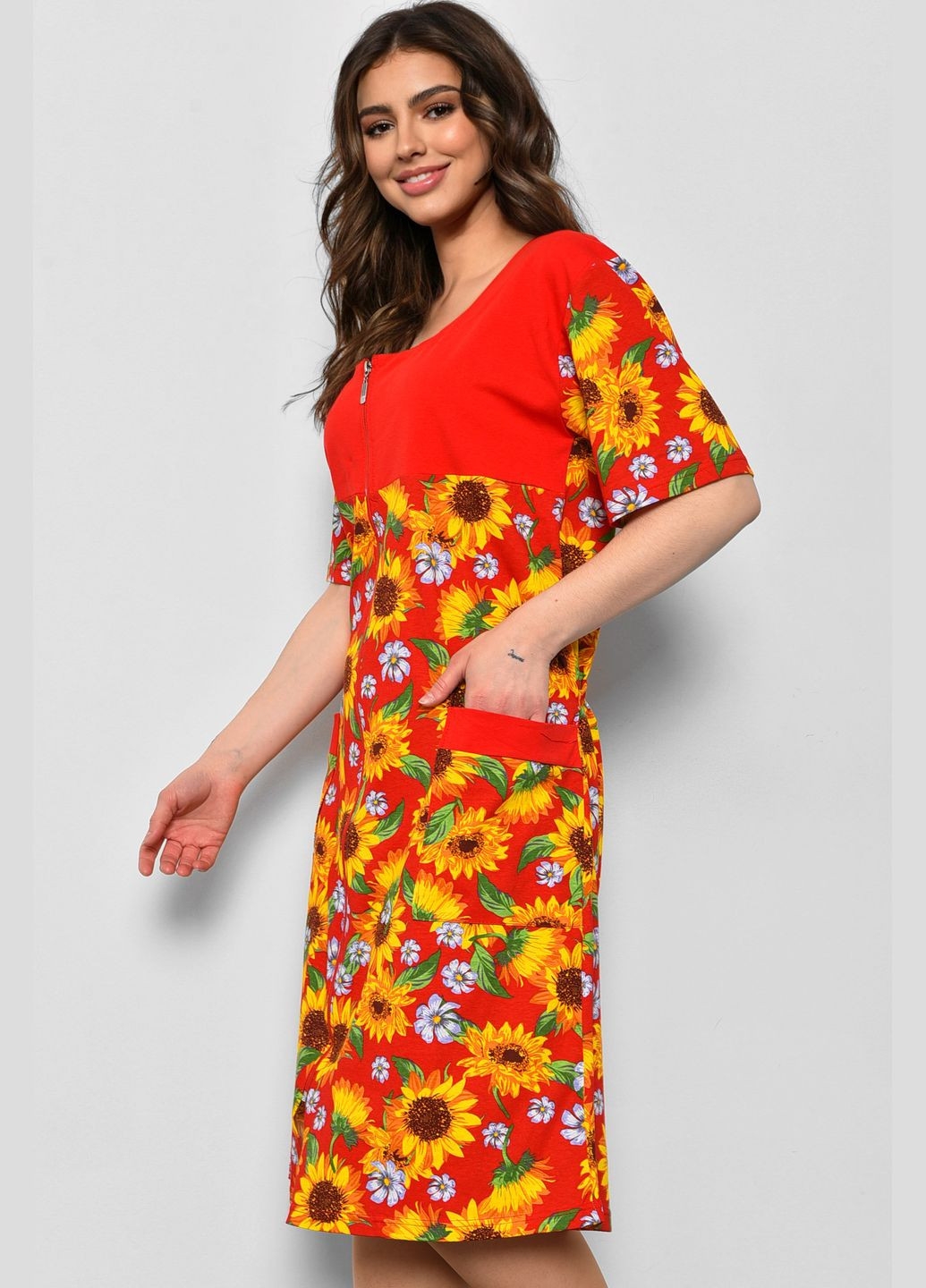 Халат женский полубатальный с цветочным принтом красного цвета Let's Shop (286325991)