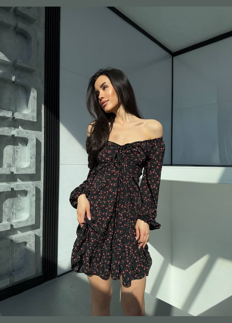 Черное легкое платье мини на завязках в цветок черного цвета 32539 клеш Fashion с цветочным принтом